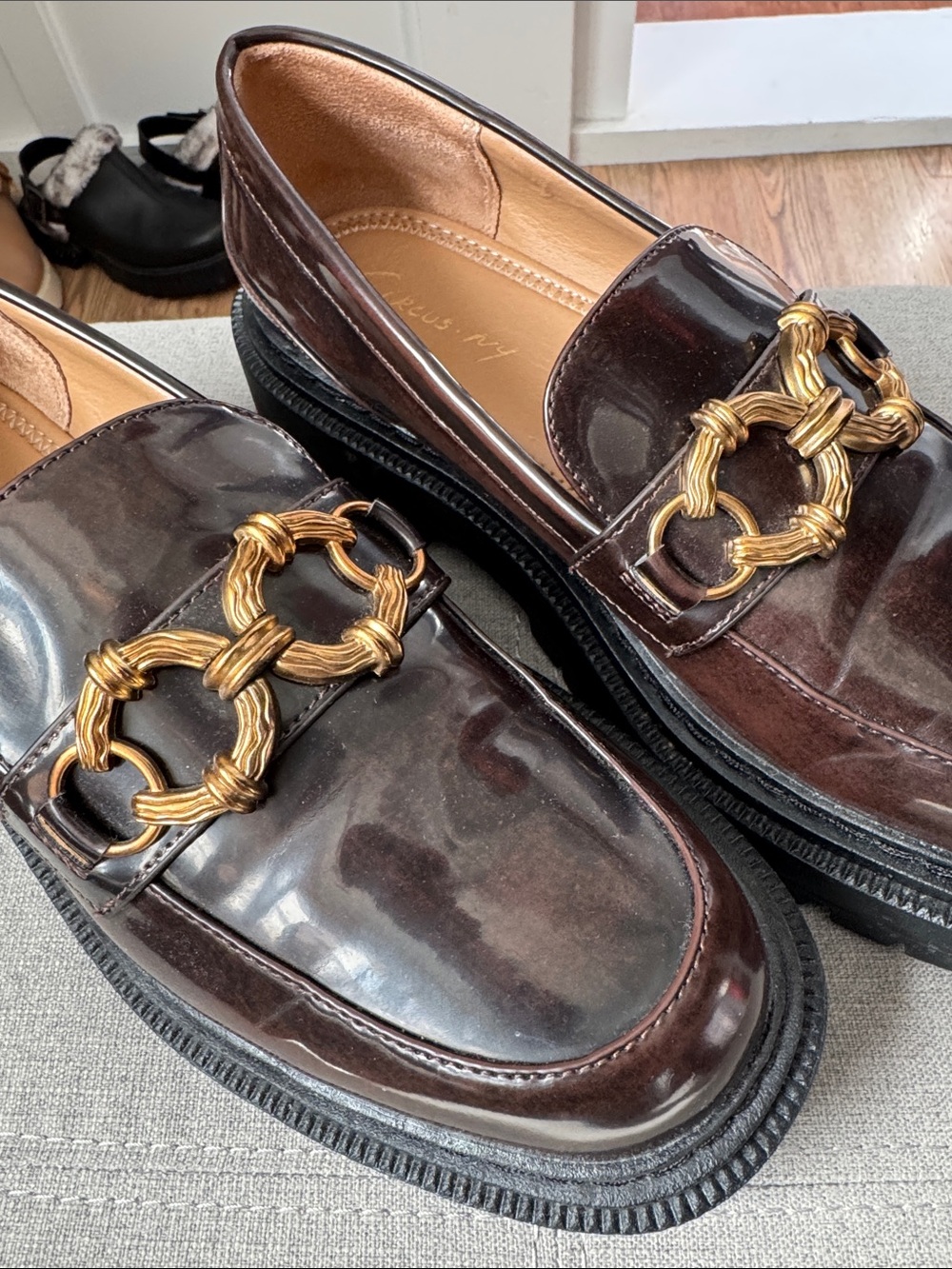 Circus NY by Sam Edelman Dark Brown Patent Loafers with Gold Chain Accent Sz10 - Picture 7 of 16